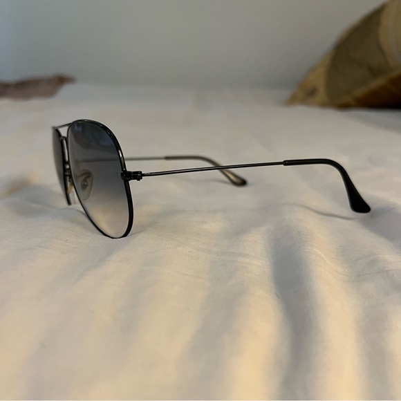 Ray-Ban Aviator Sunglasses - Picture 4 of 8